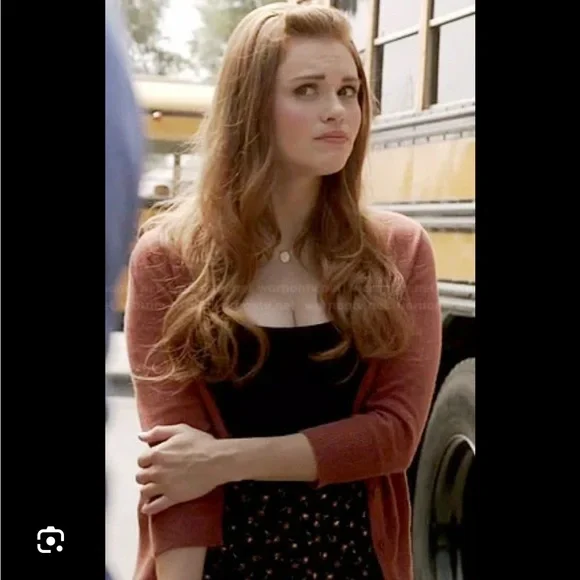 LYDIA MARTIN-4x04 OUTFIT BUNDLE